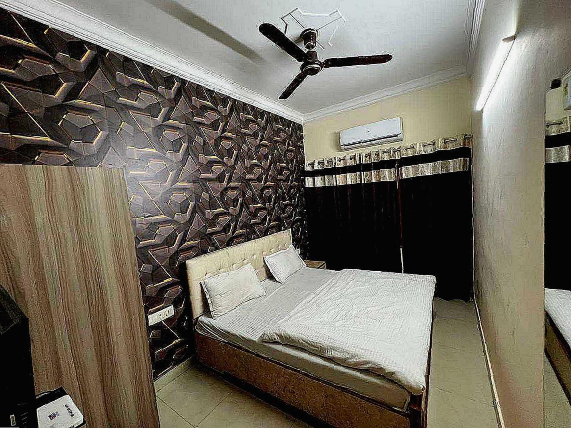 Hotel Anand Amritsar Exterior foto