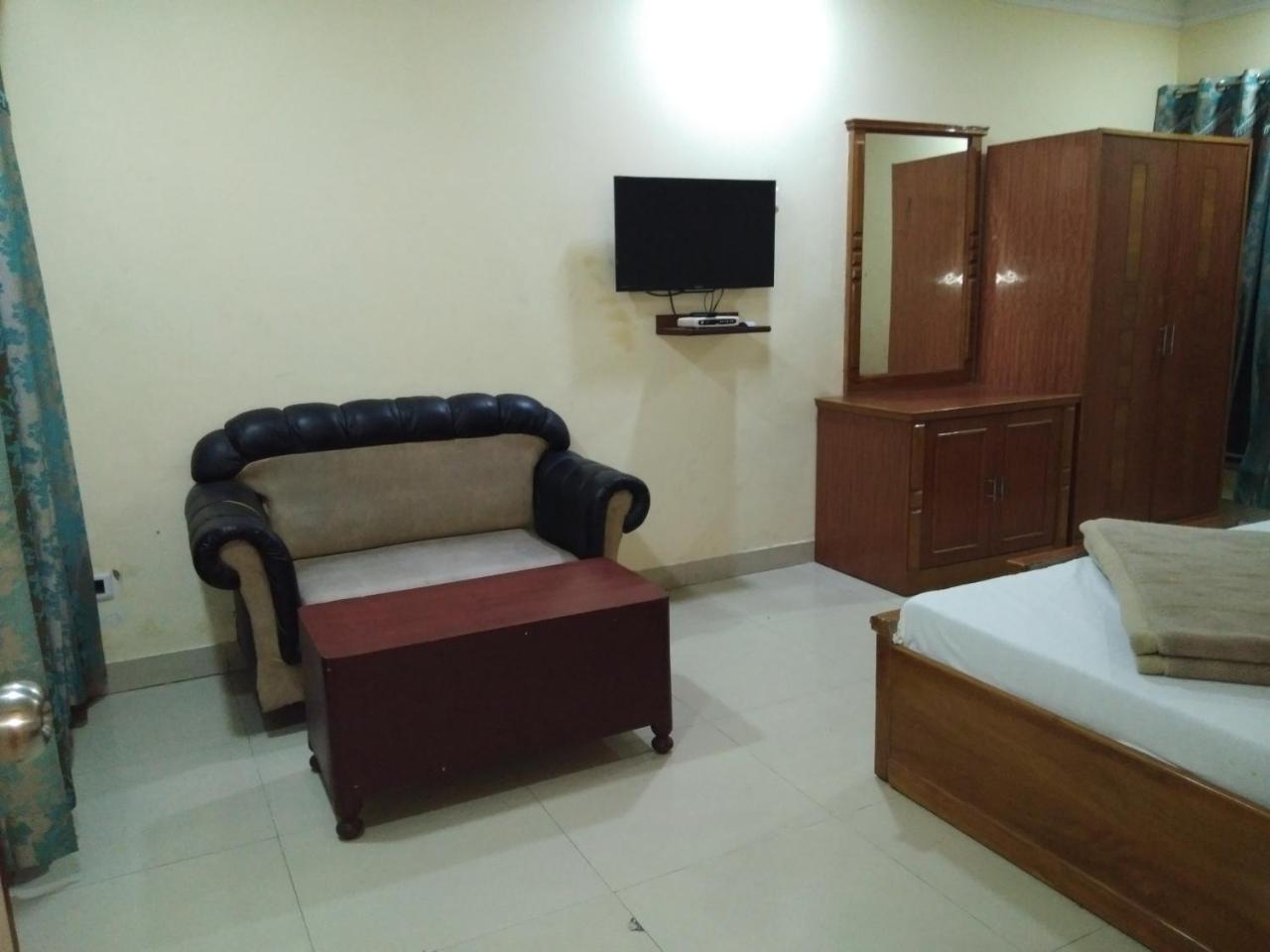 Hotel Anand Amritsar Exterior foto